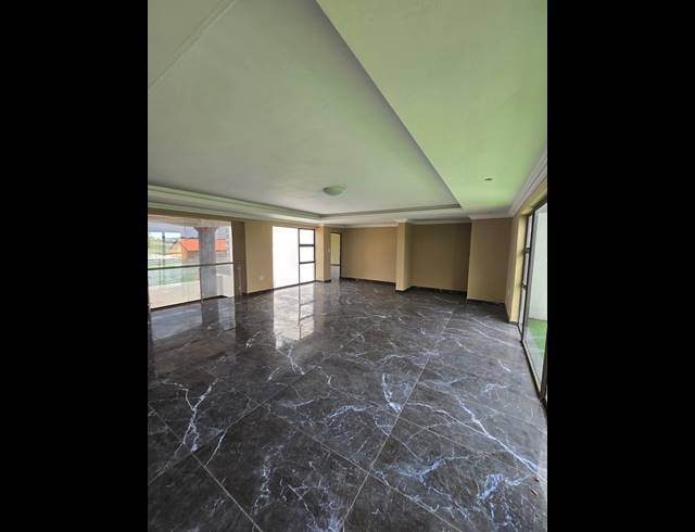 6 BEDROOM HOUSE FOR SALE IN RIVERSDALE
